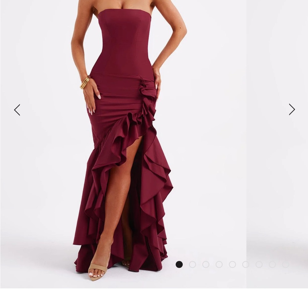 Chic Strapless Maroon Evening Gown